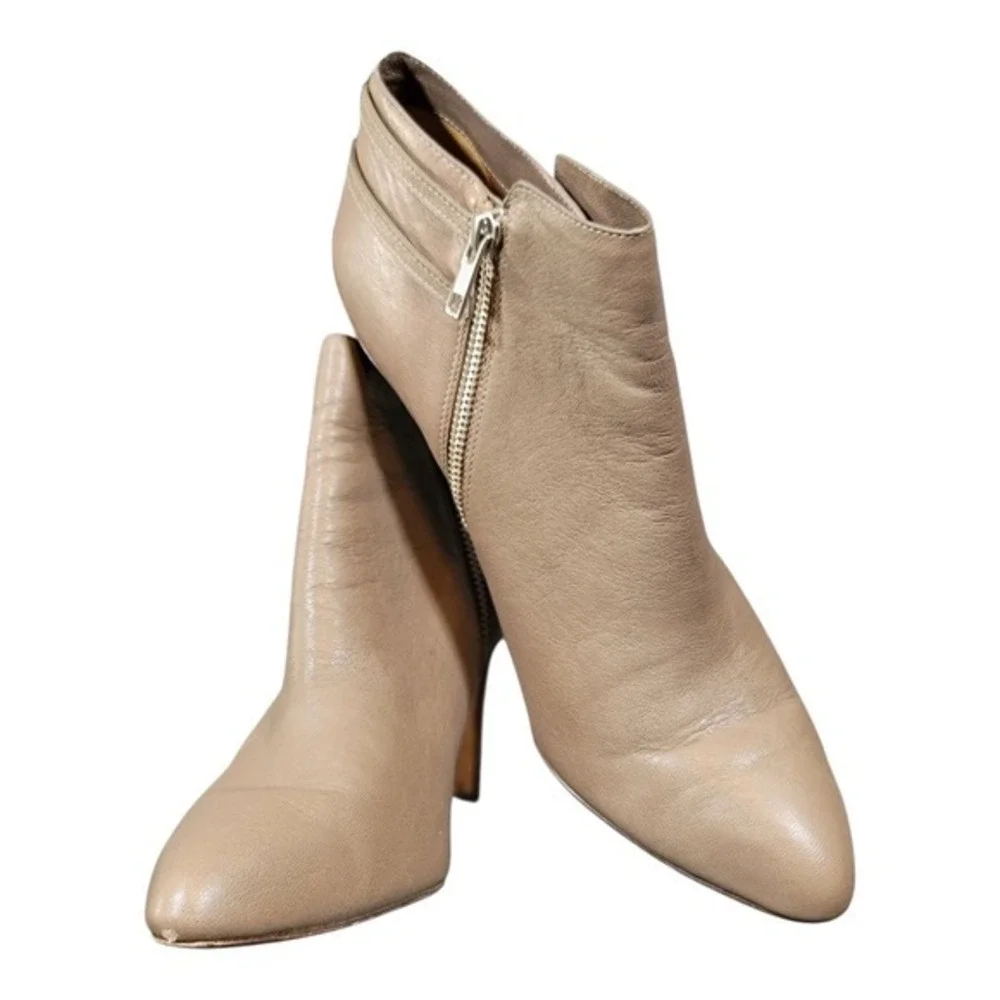 Coach Daphney Taupe Ankle Bootie Heels‎ Sz 9.5 Leather Like New Fall Style